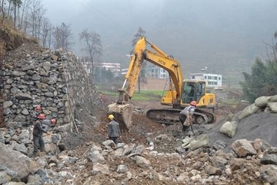 坤加建設工程（“坤加建設工程”涉及兩家不同的公司）