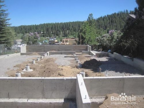 農村建房基礎怎么做最好視頻（農村建房地基選材指南）